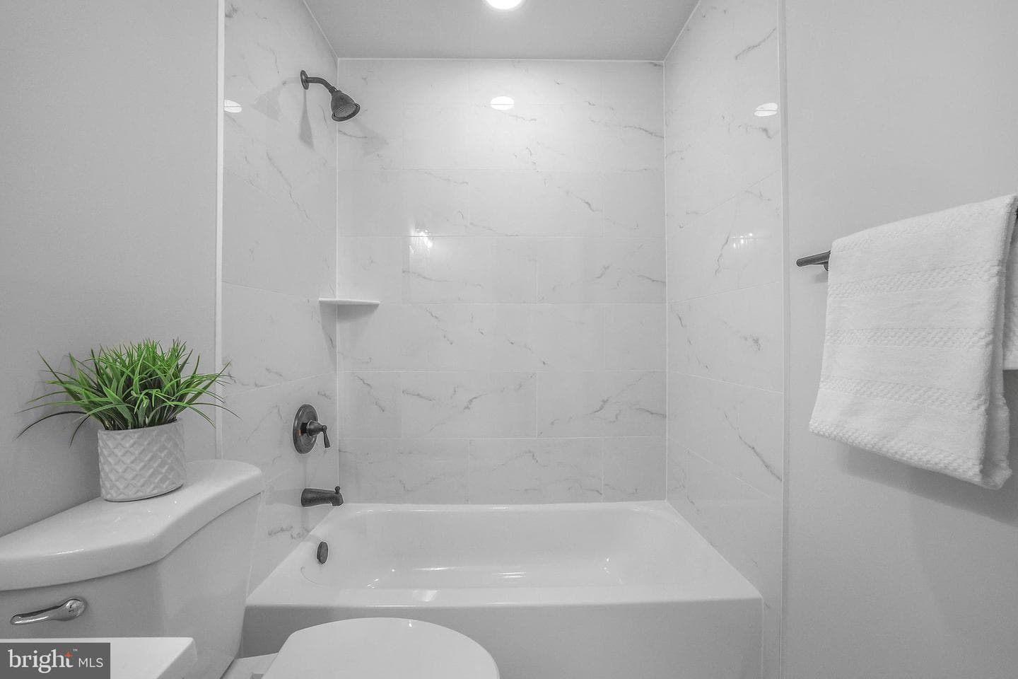 3004 N Dale Lane photo 31