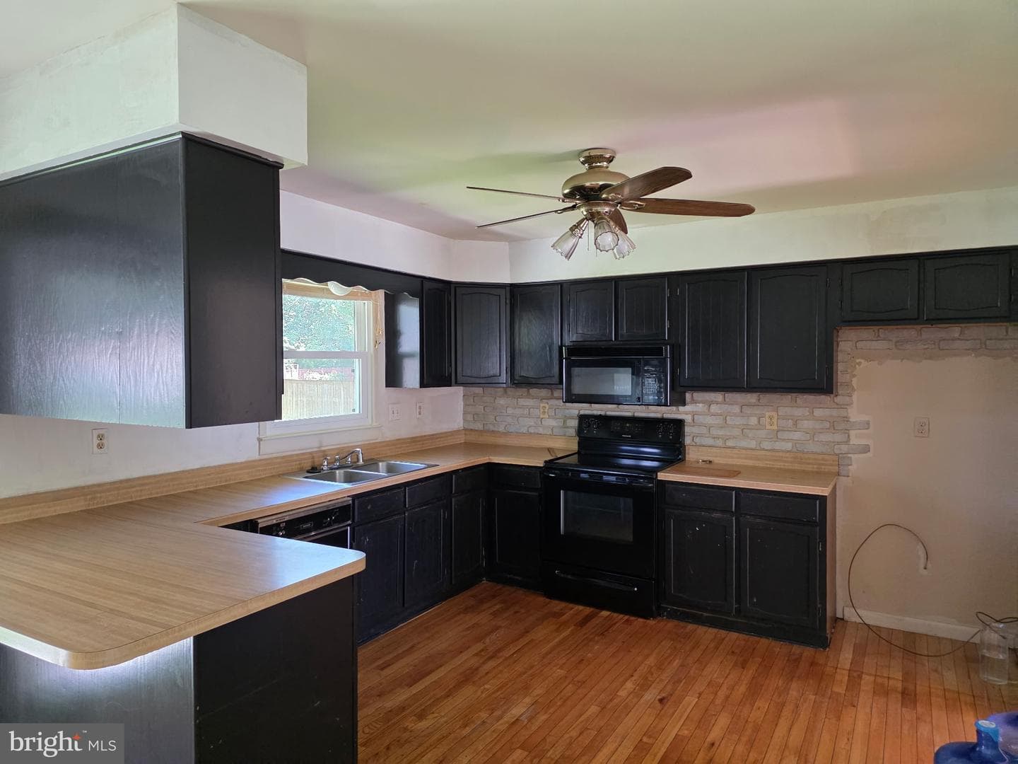 9604 Middleridge Court photo 10