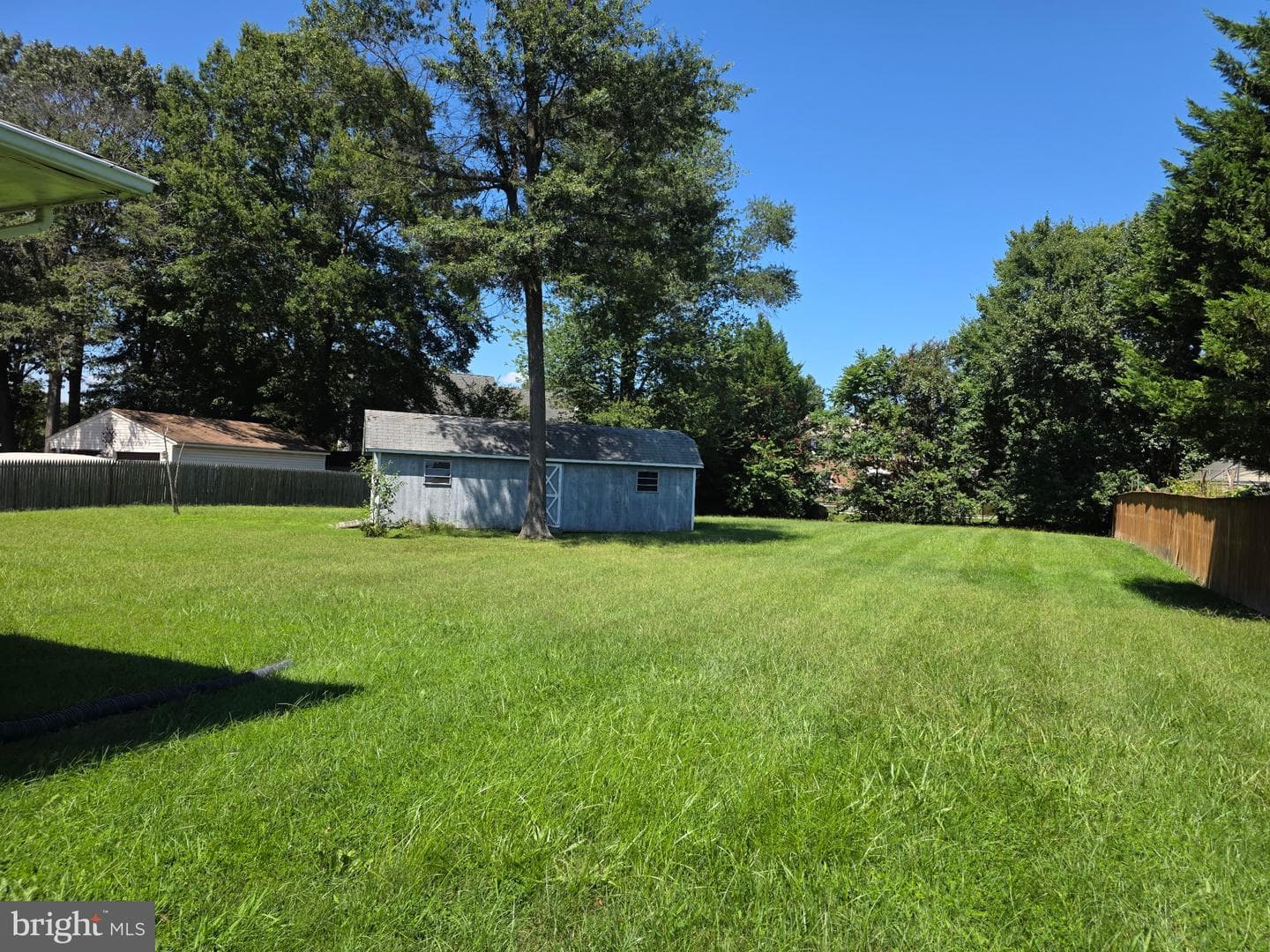9604 Middleridge Court photo 3