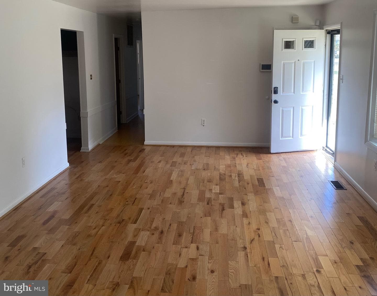 9604 Middleridge Court photo 5