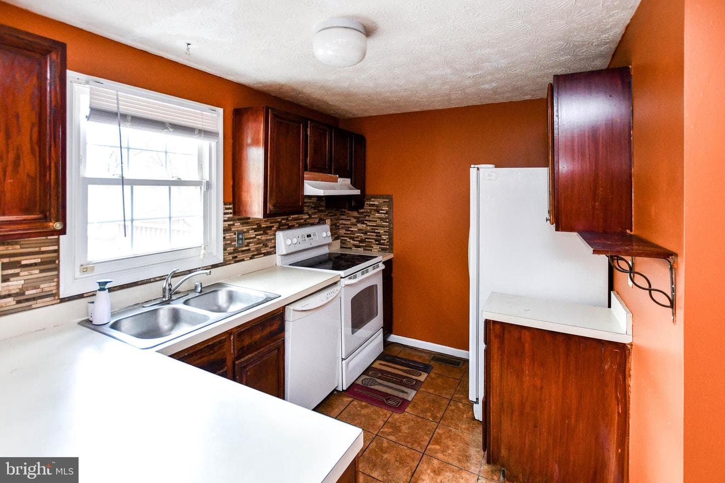 6703 Ammendale Way photo 5