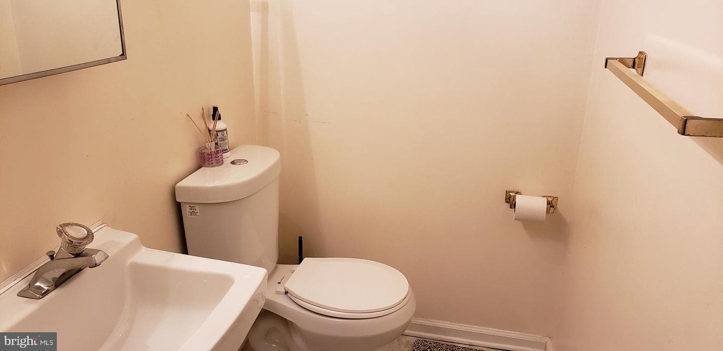 6703 Ammendale Way photo 6