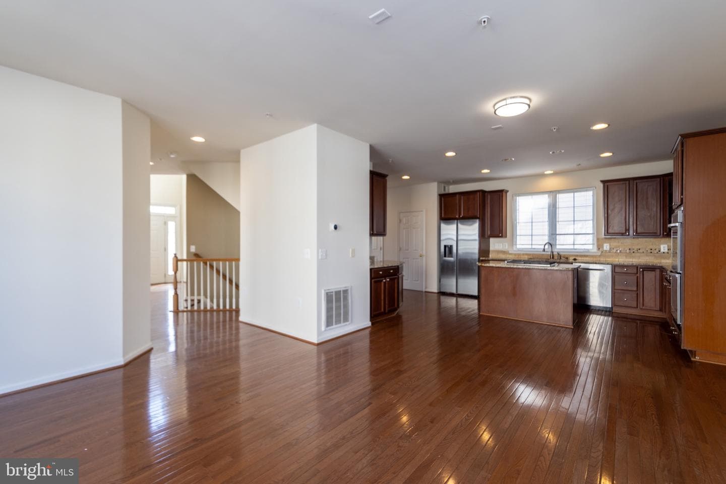 9814 Traver Street photo 17