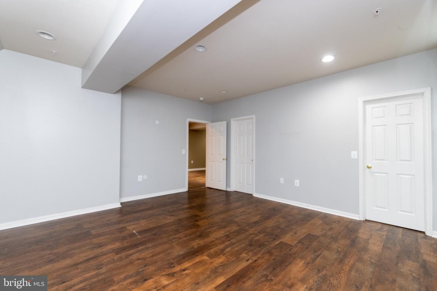 9814 Traver Street photo 57