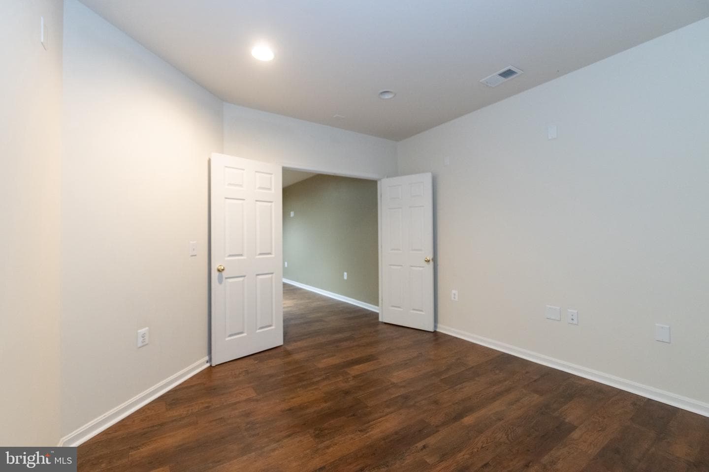 9814 Traver Street photo 62
