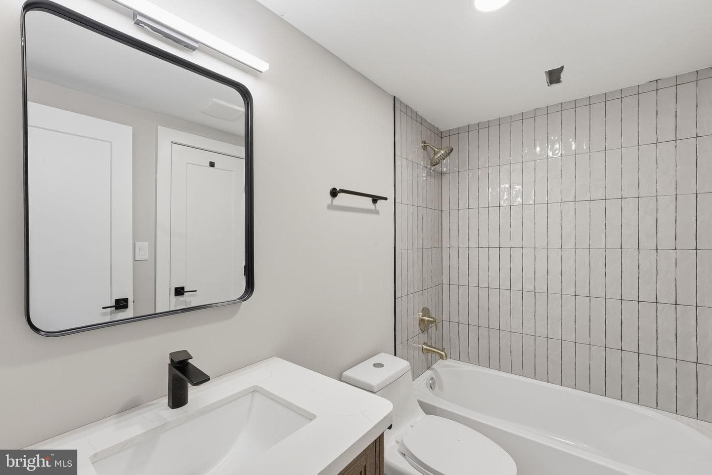 5716 Somerset Road photo 12