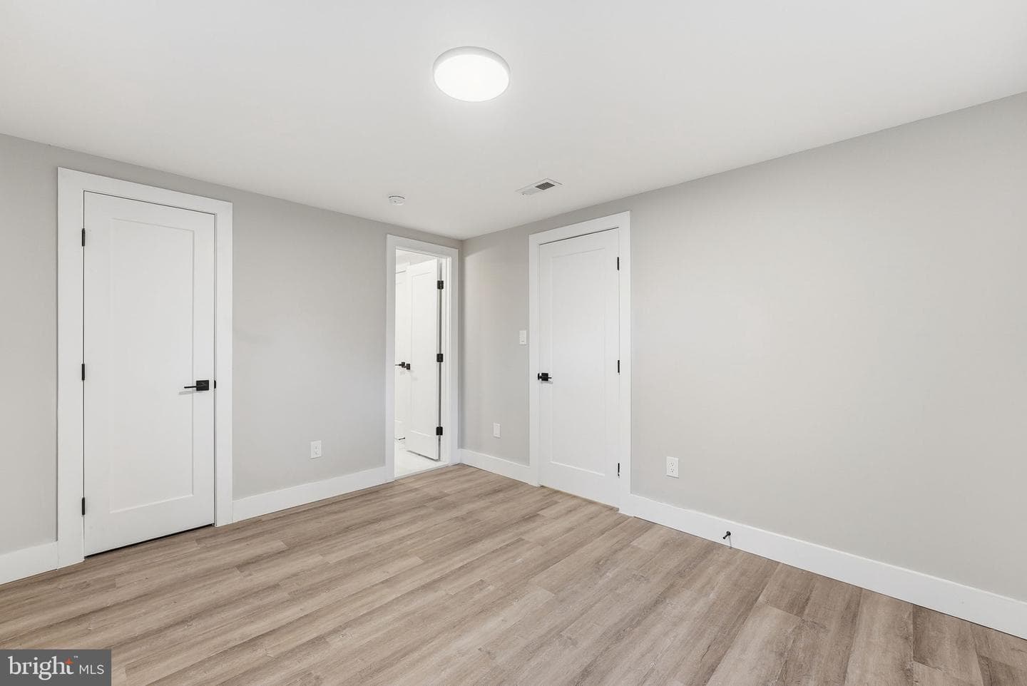 5716 Somerset Road photo 19