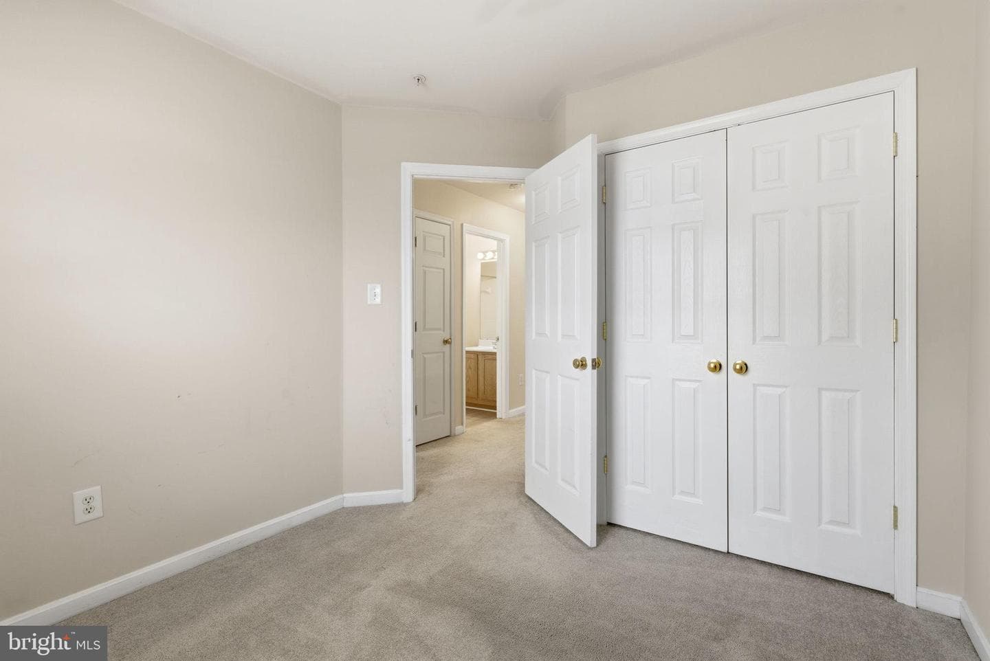 907 Vauxhall Road photo 11