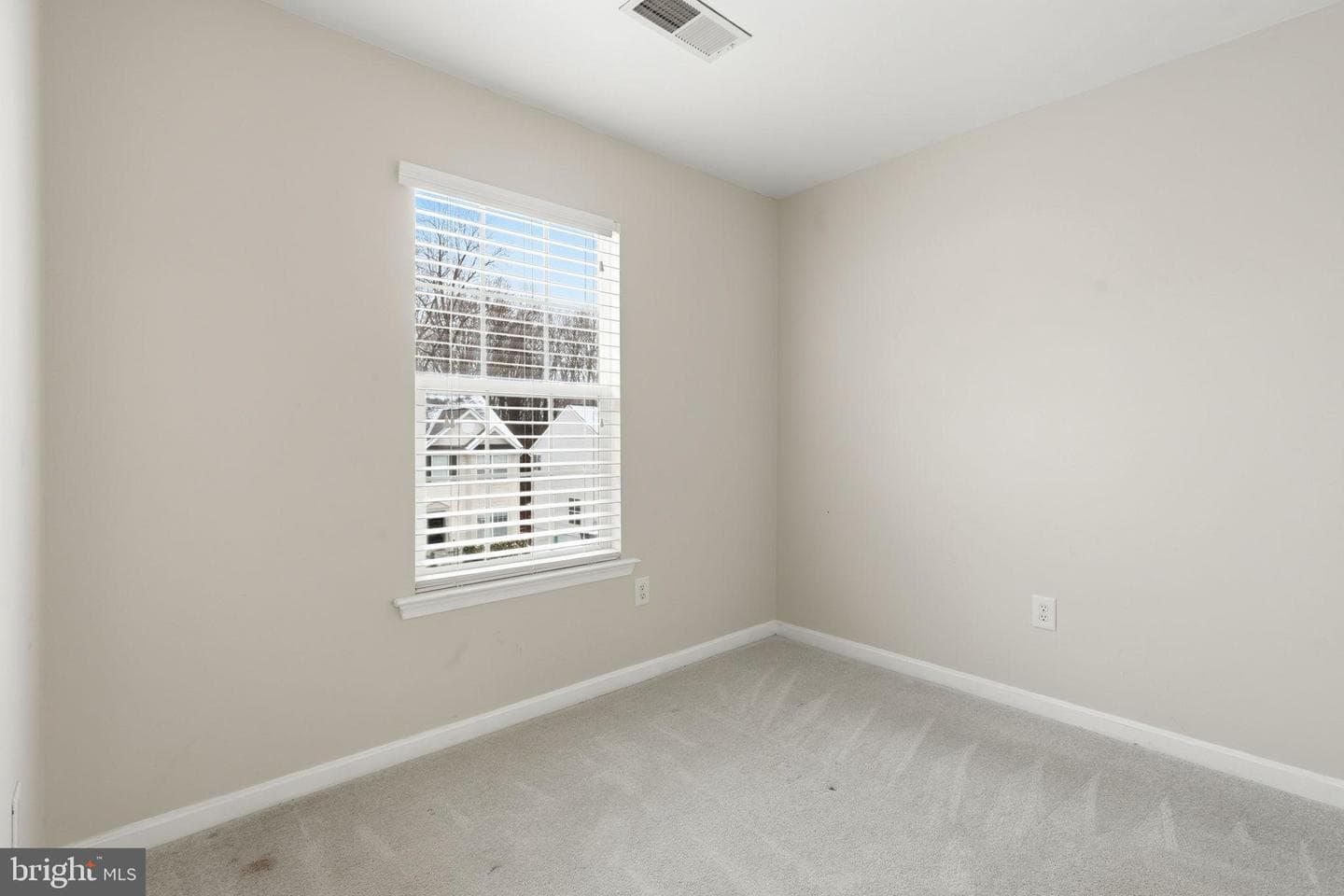 907 Vauxhall Road photo 12