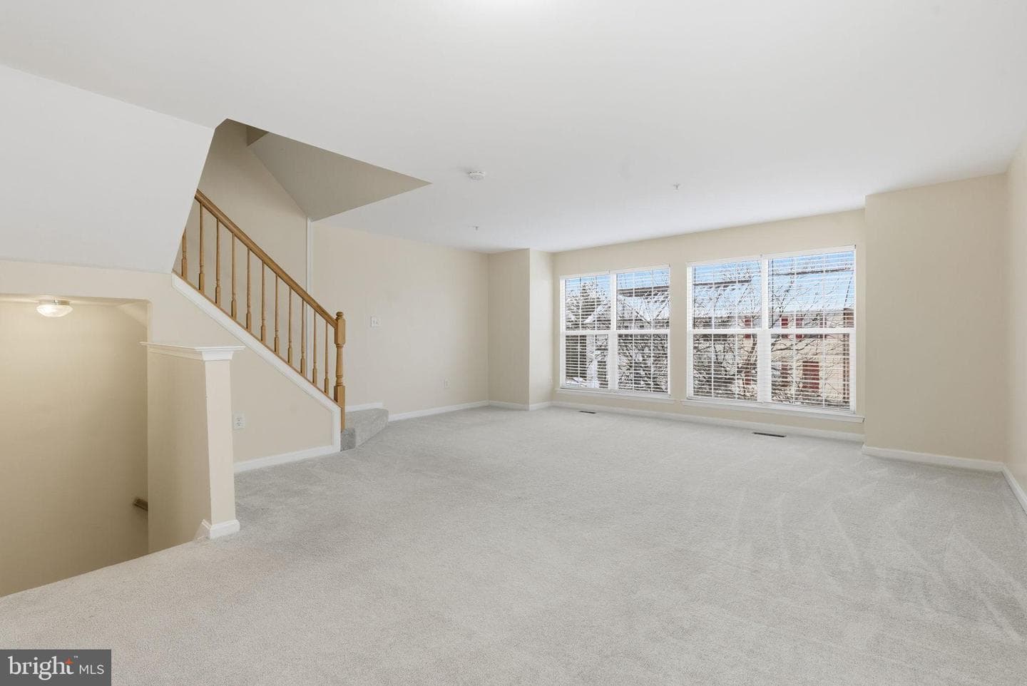 907 Vauxhall Road photo 27