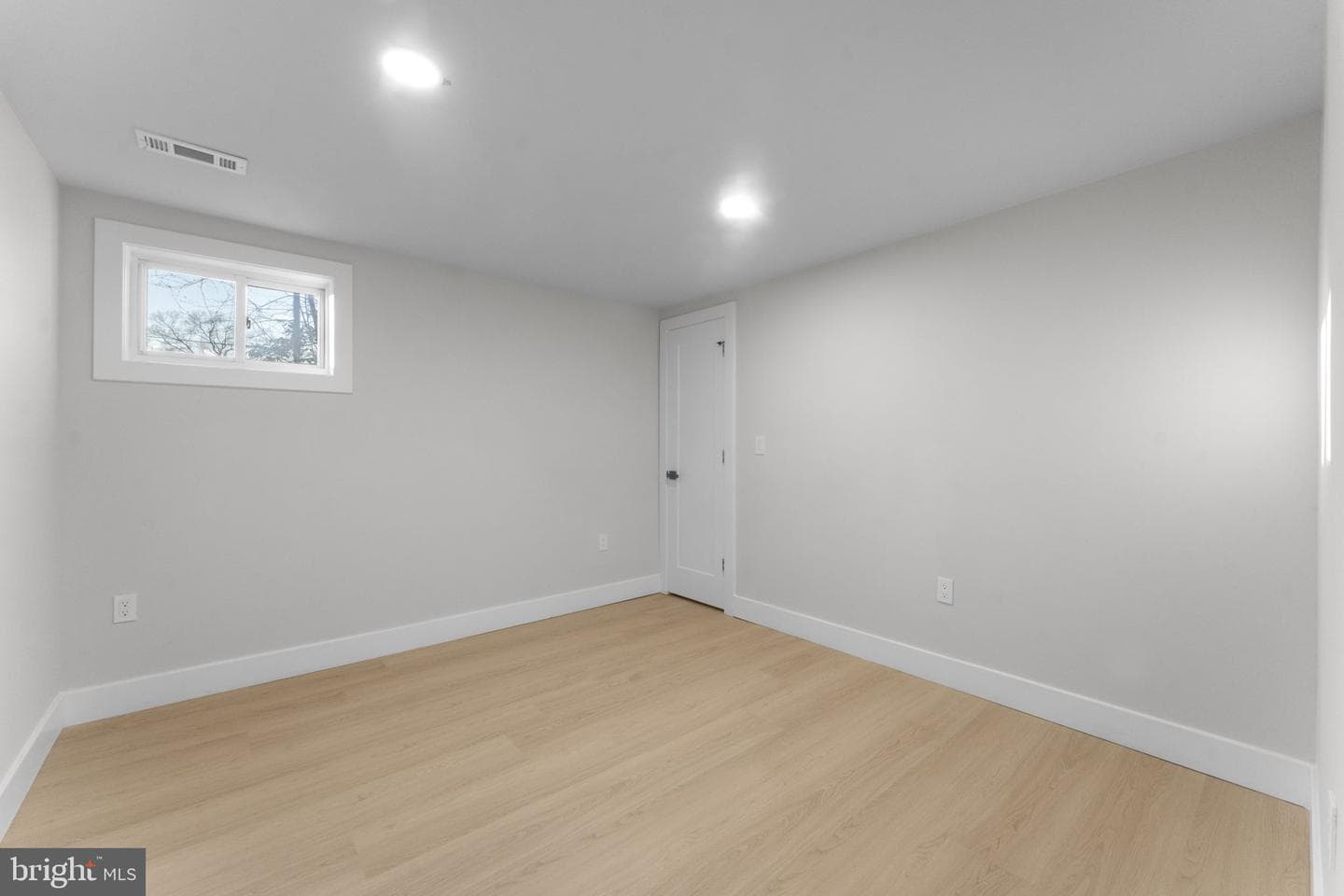 5117 Emo Street photo 34