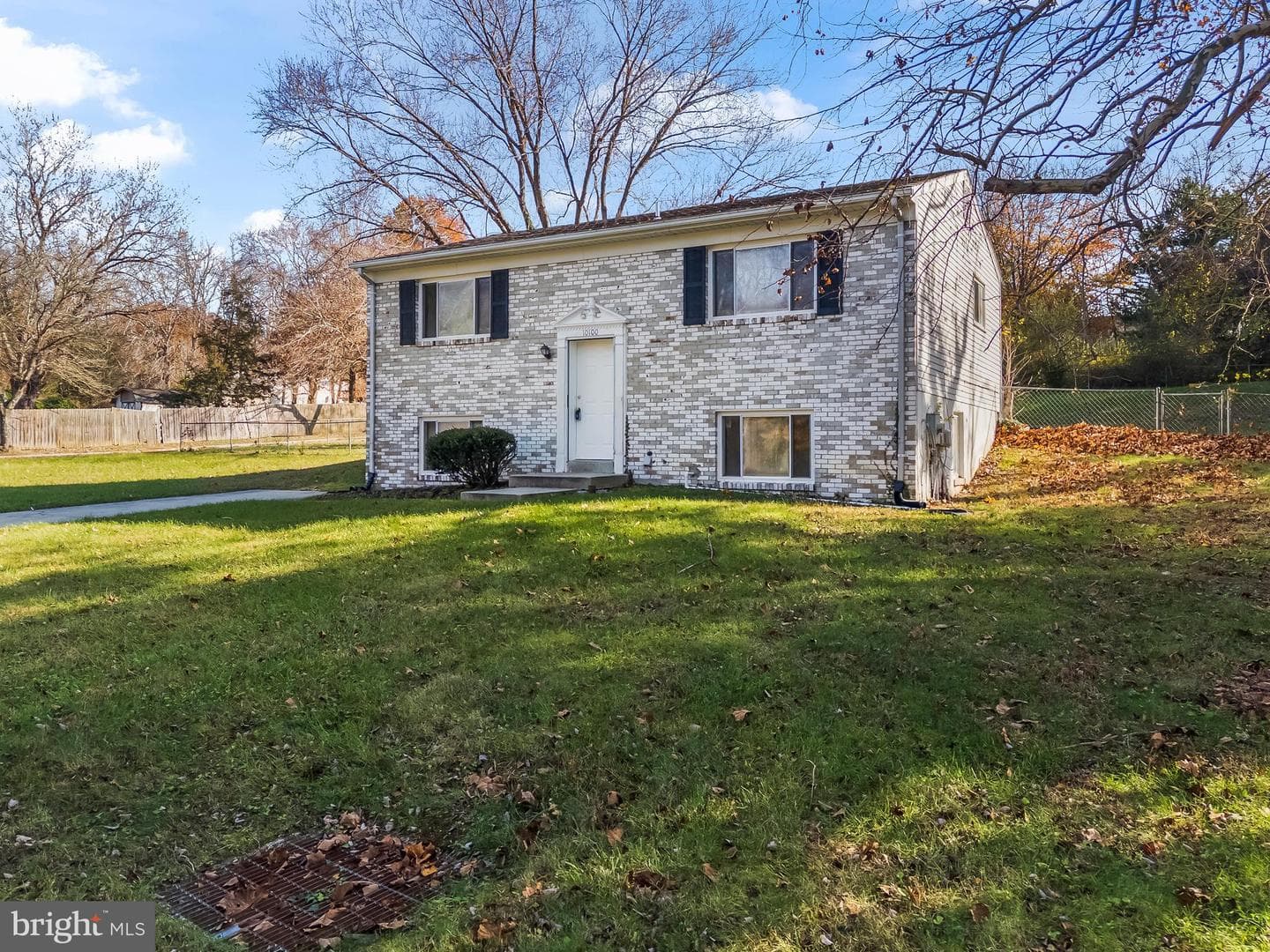 10100 Le Fevre Drive photo 1