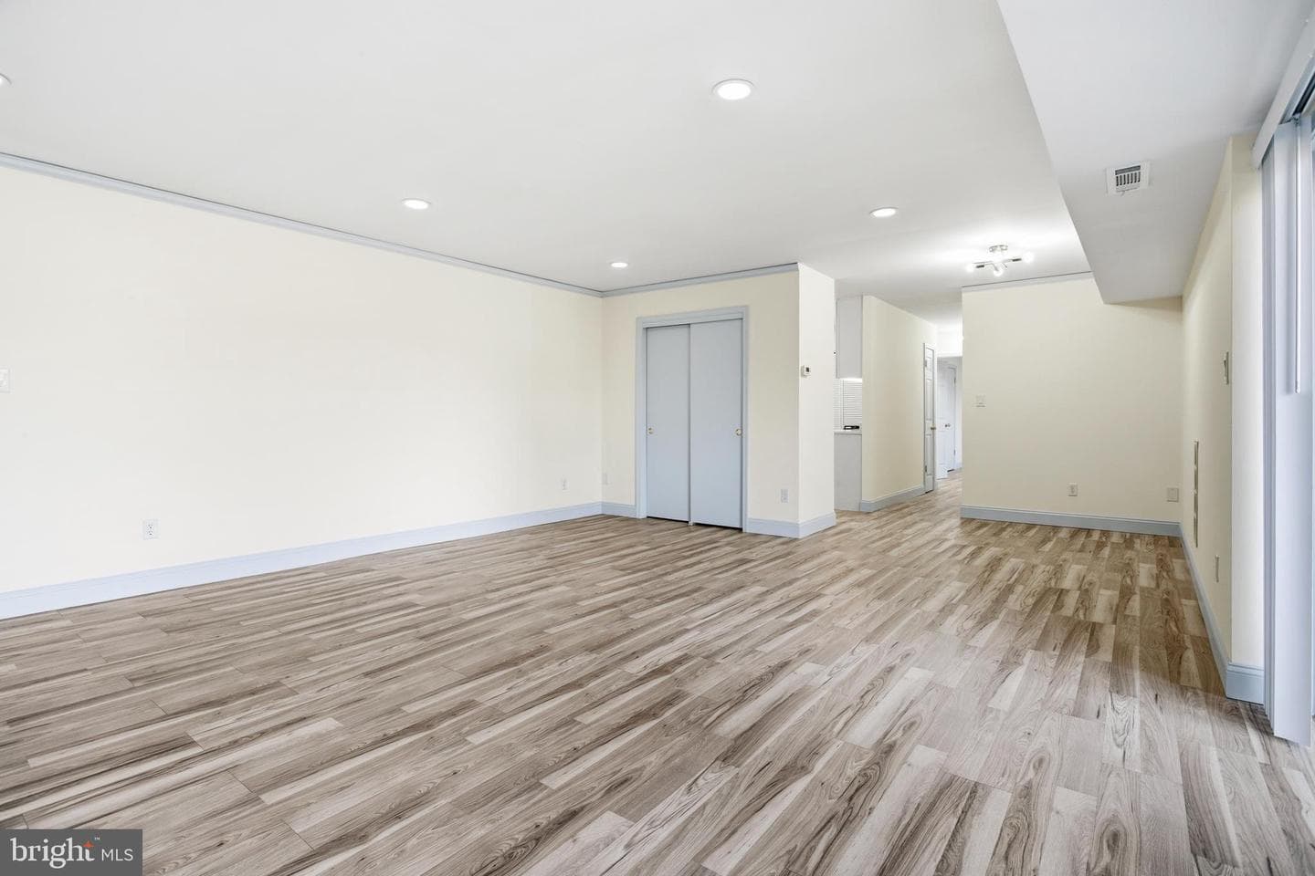 7609 Fontainebleau Drive #2206 photo 10