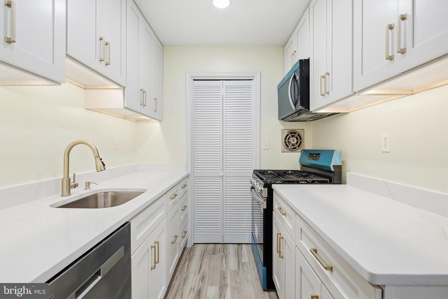7609 Fontainebleau Drive #2206 photo 20
