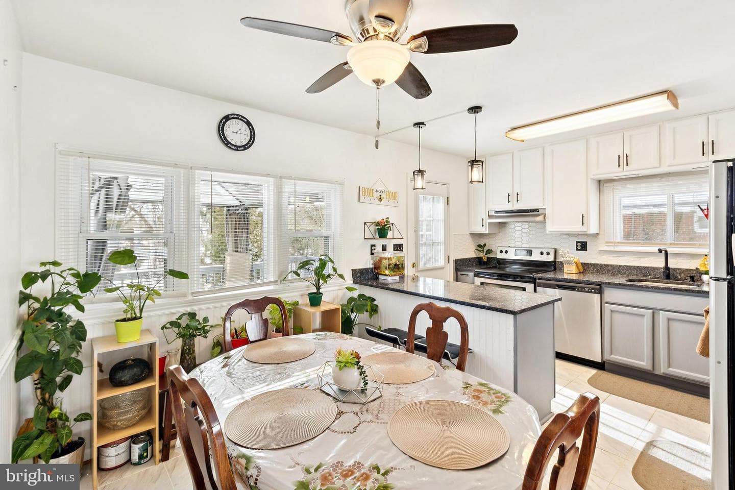 305 Cedar Ridge Drive photo 3