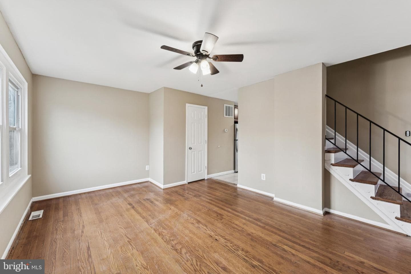 1022 Carrington Avenue photo 2