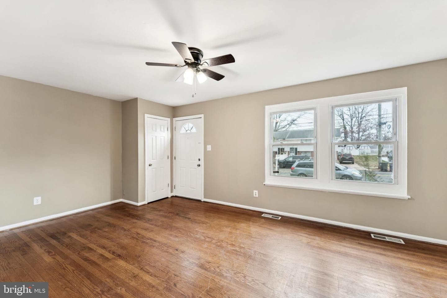 1022 Carrington Avenue photo 4