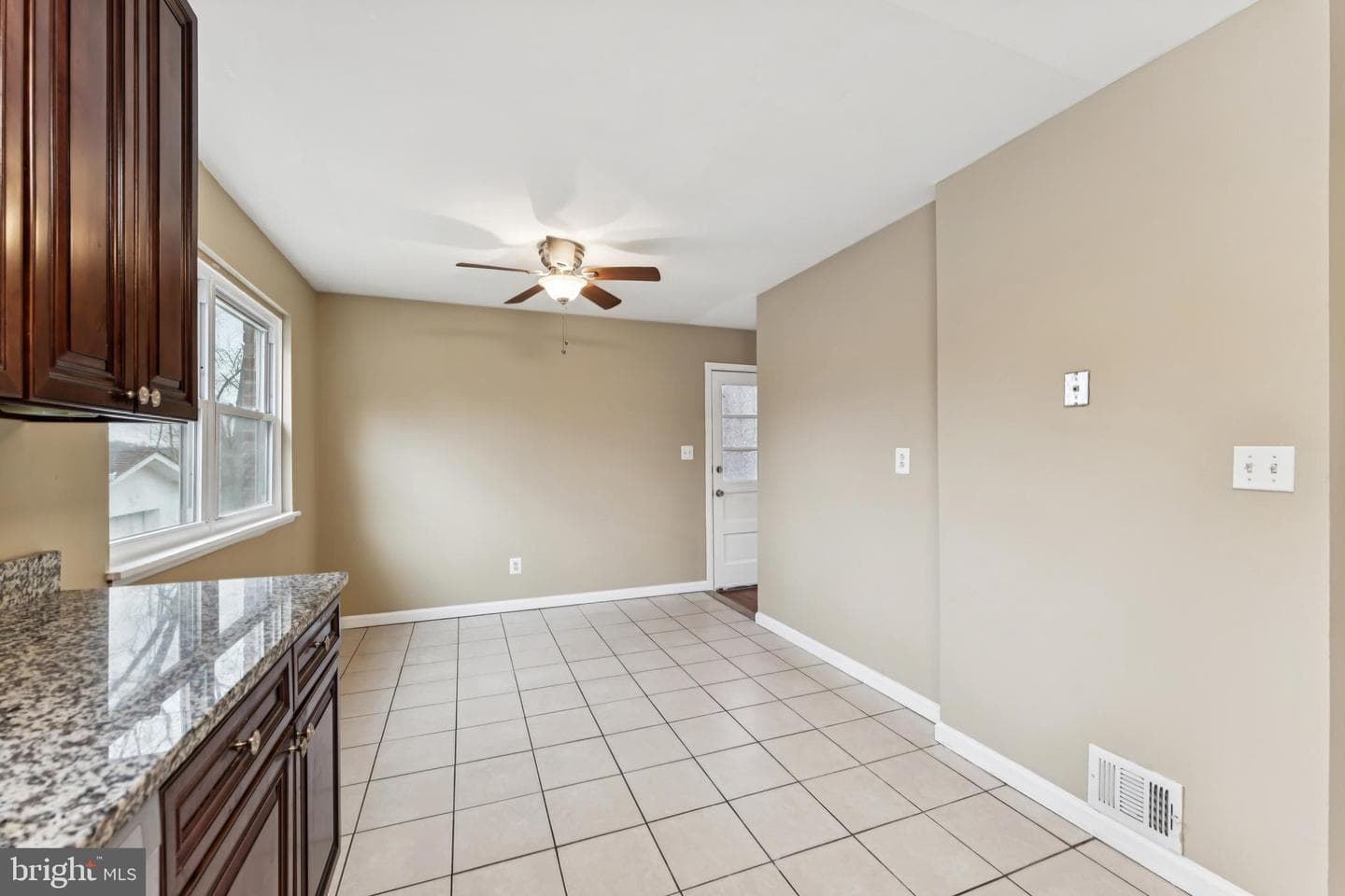 1022 Carrington Avenue photo 9