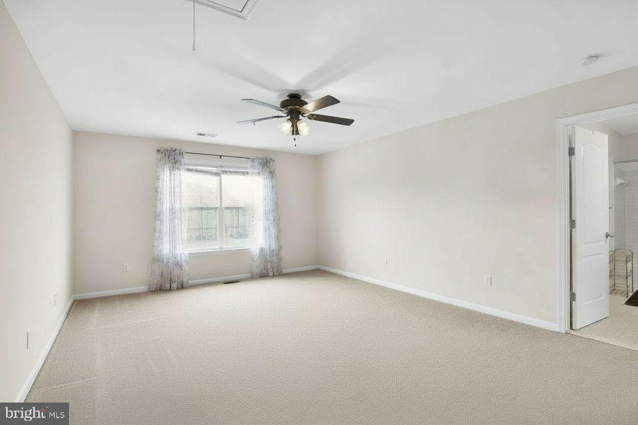 7406 White Plains Lane photo 16