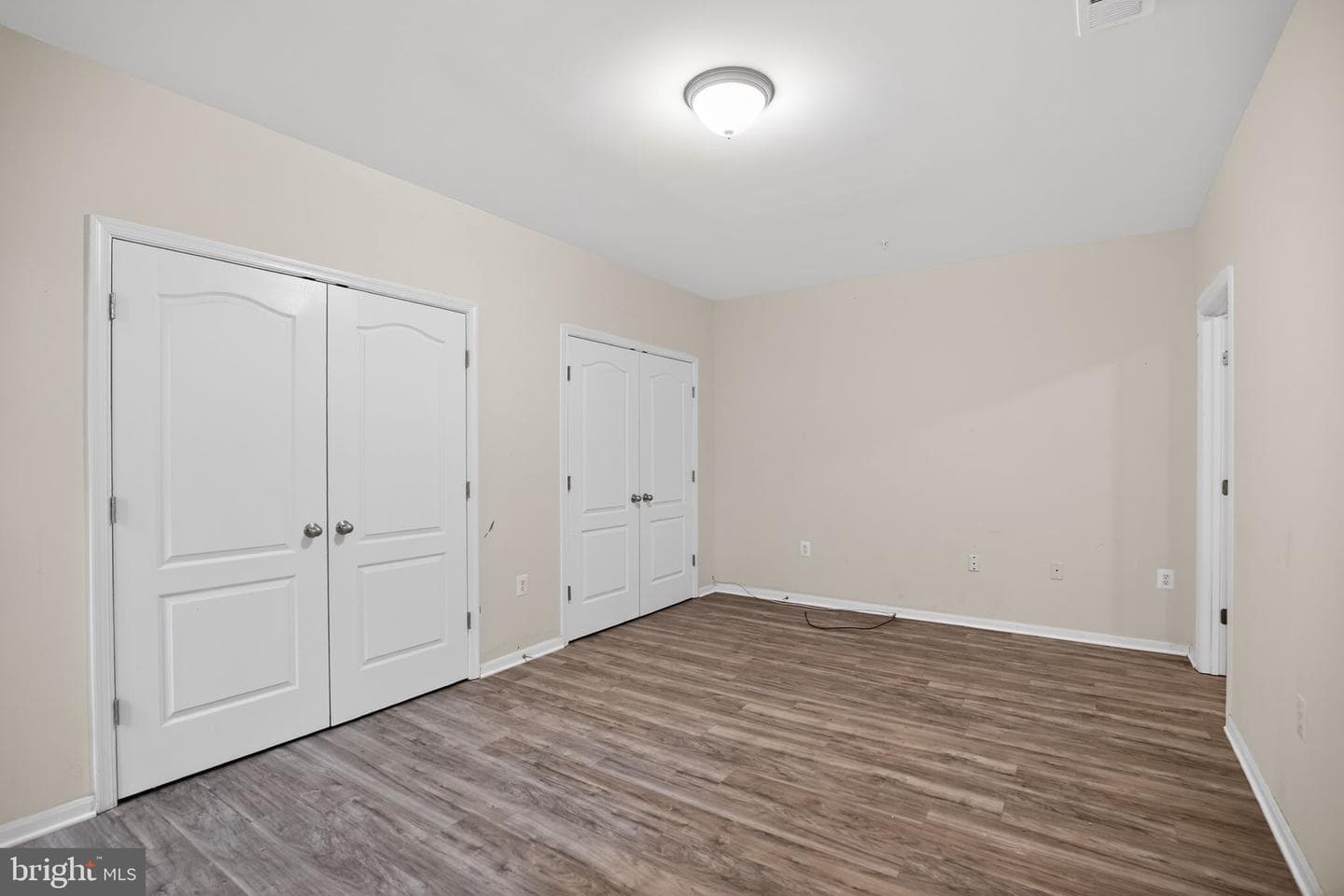 7406 White Plains Lane photo 18