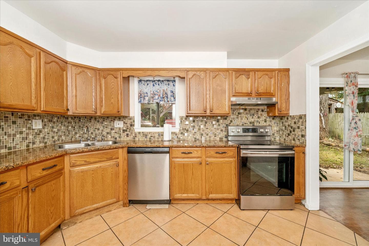 5821 Mentana Street photo 15