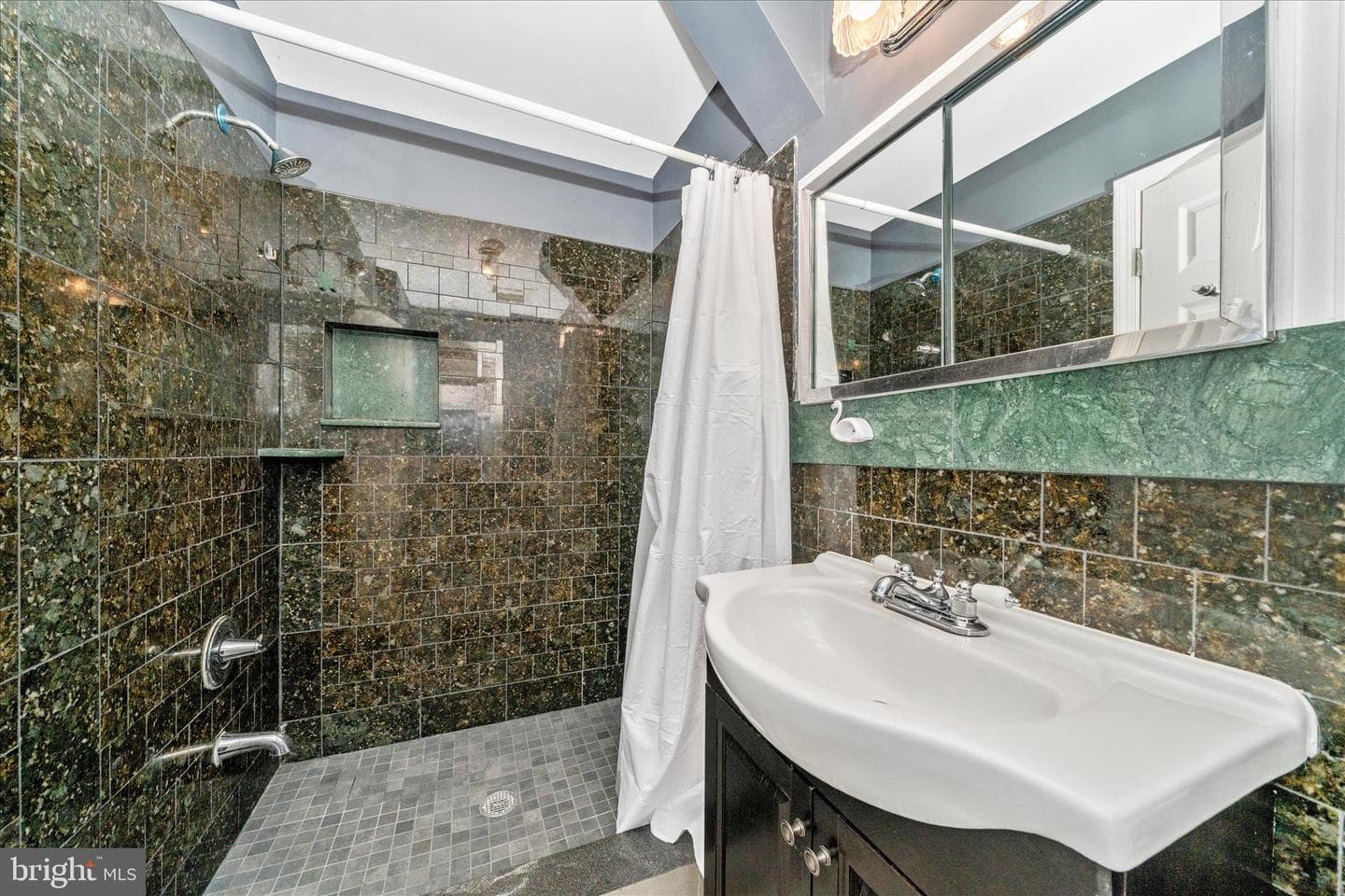 5821 Mentana Street photo 20