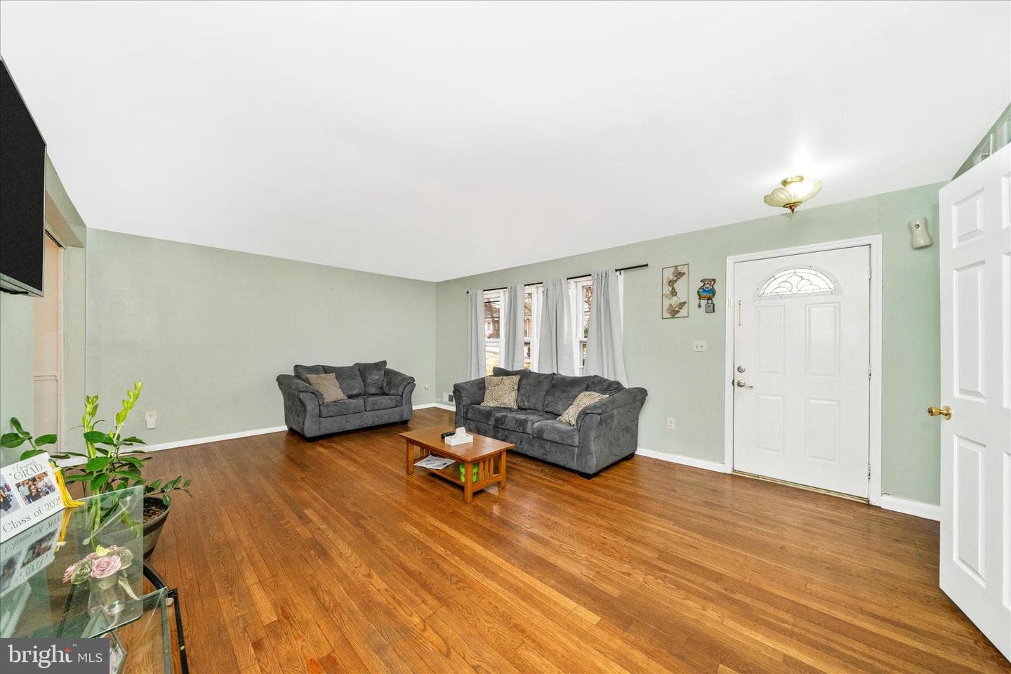 5821 Mentana Street photo 4