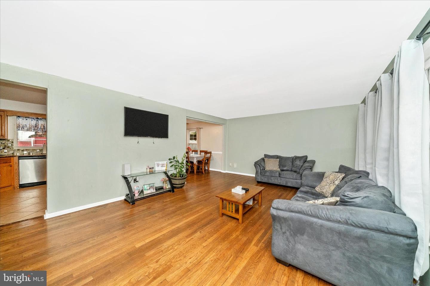 5821 Mentana Street photo 5