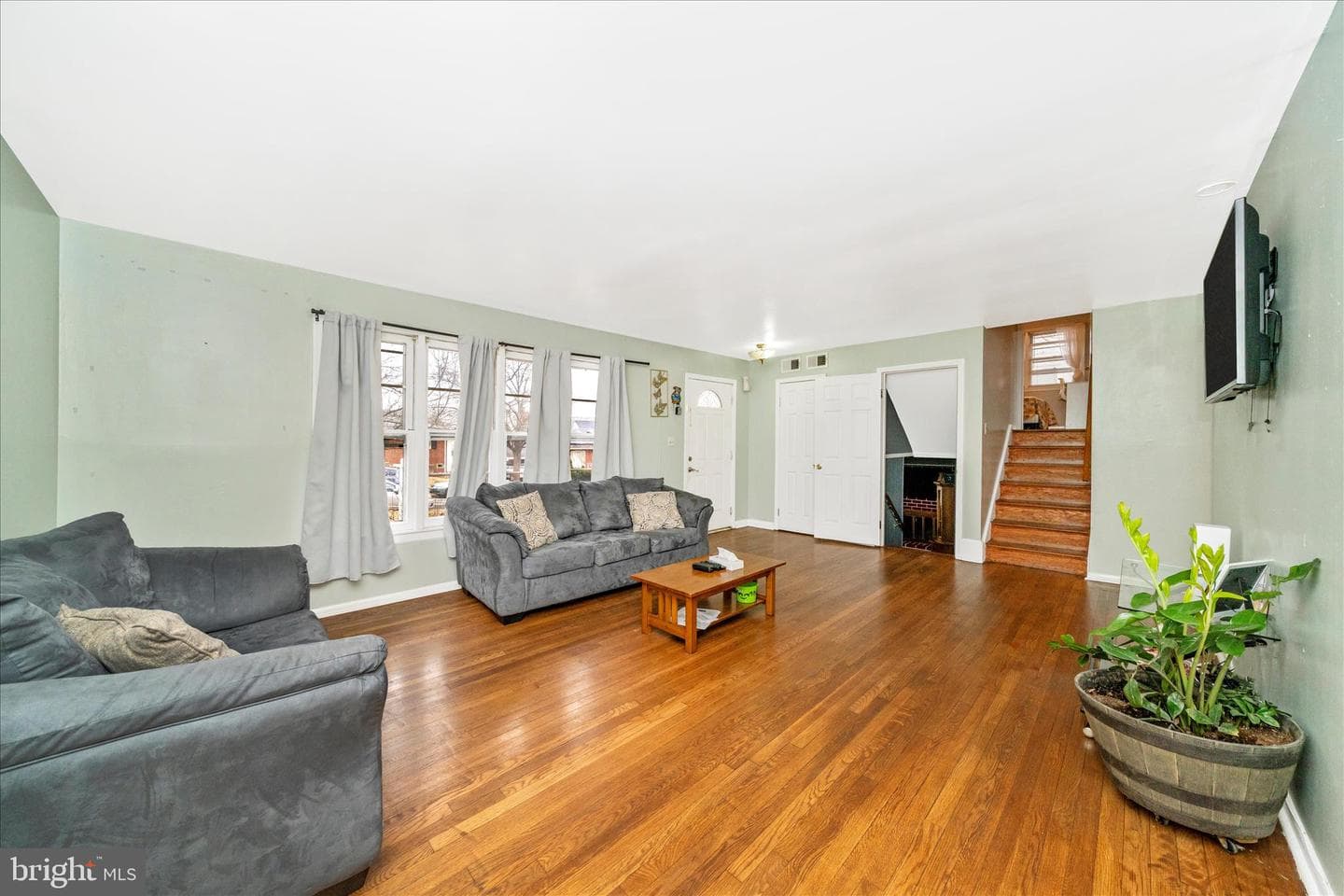5821 Mentana Street photo 7