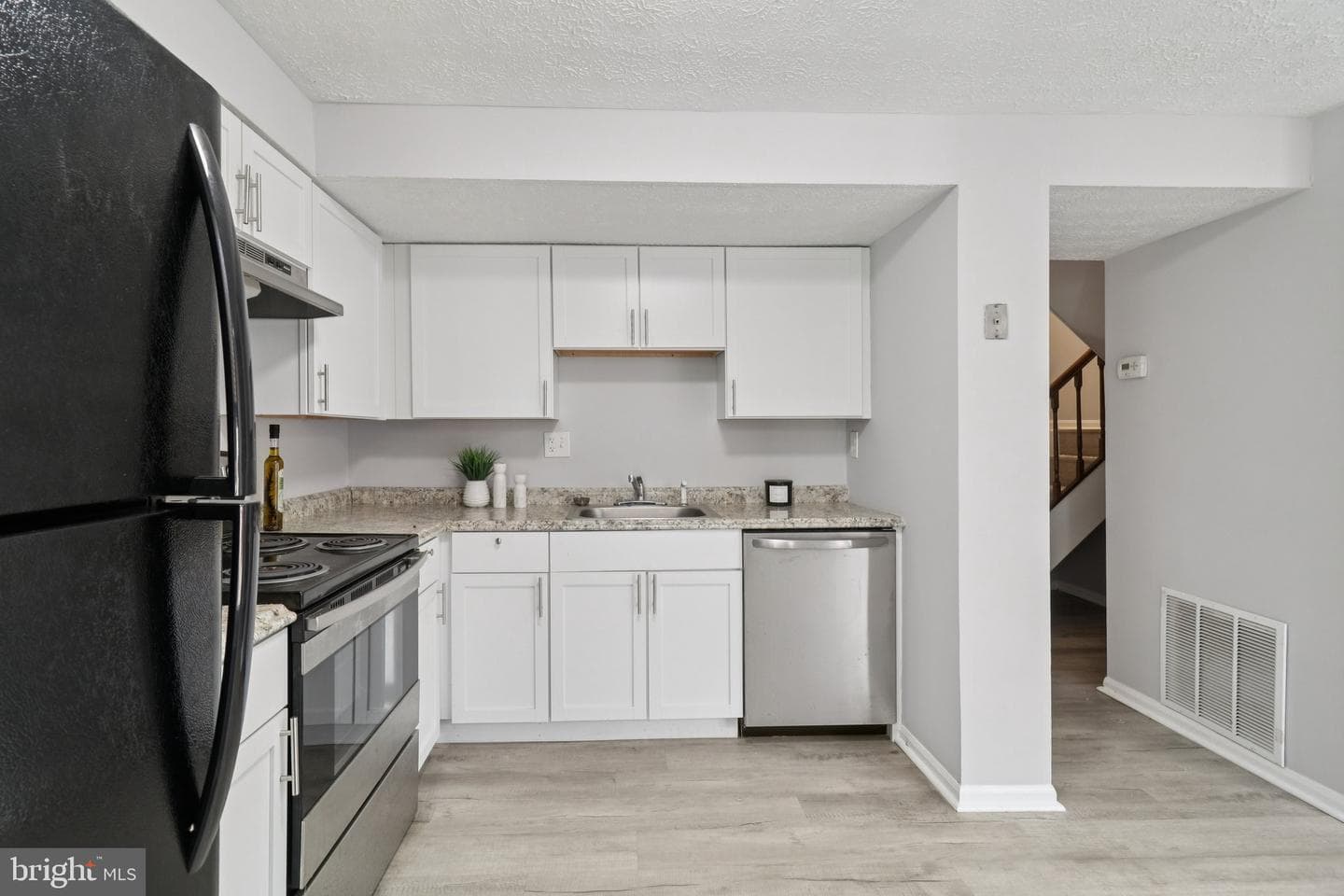 7726 Mandan Road photo 17