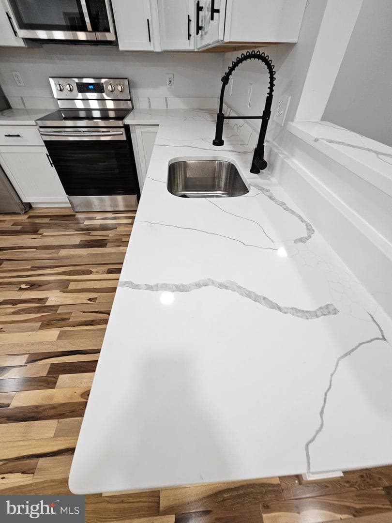 13028 Salford Terrace photo 10