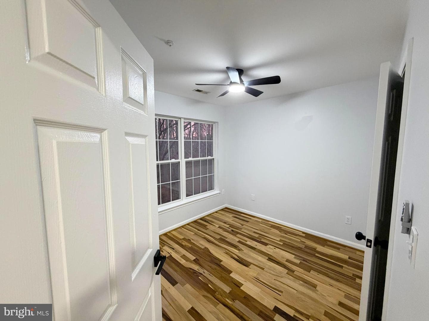 13028 Salford Terrace photo 13