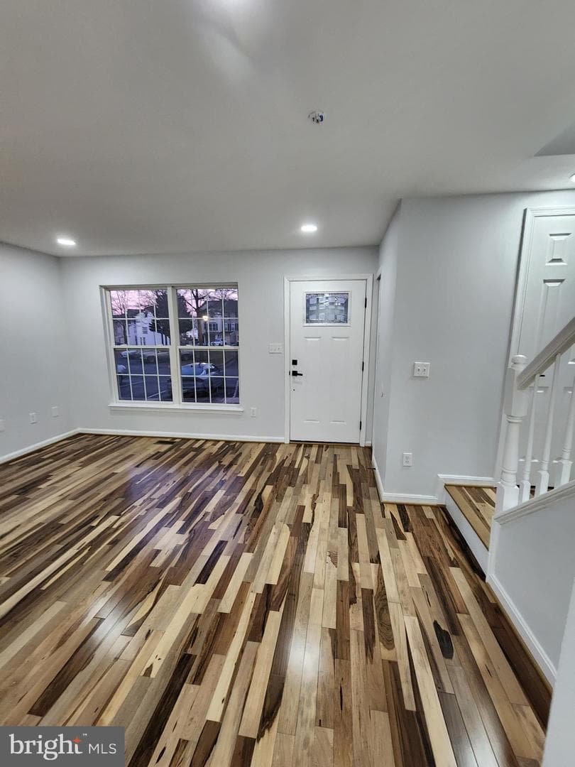 13028 Salford Terrace photo 2