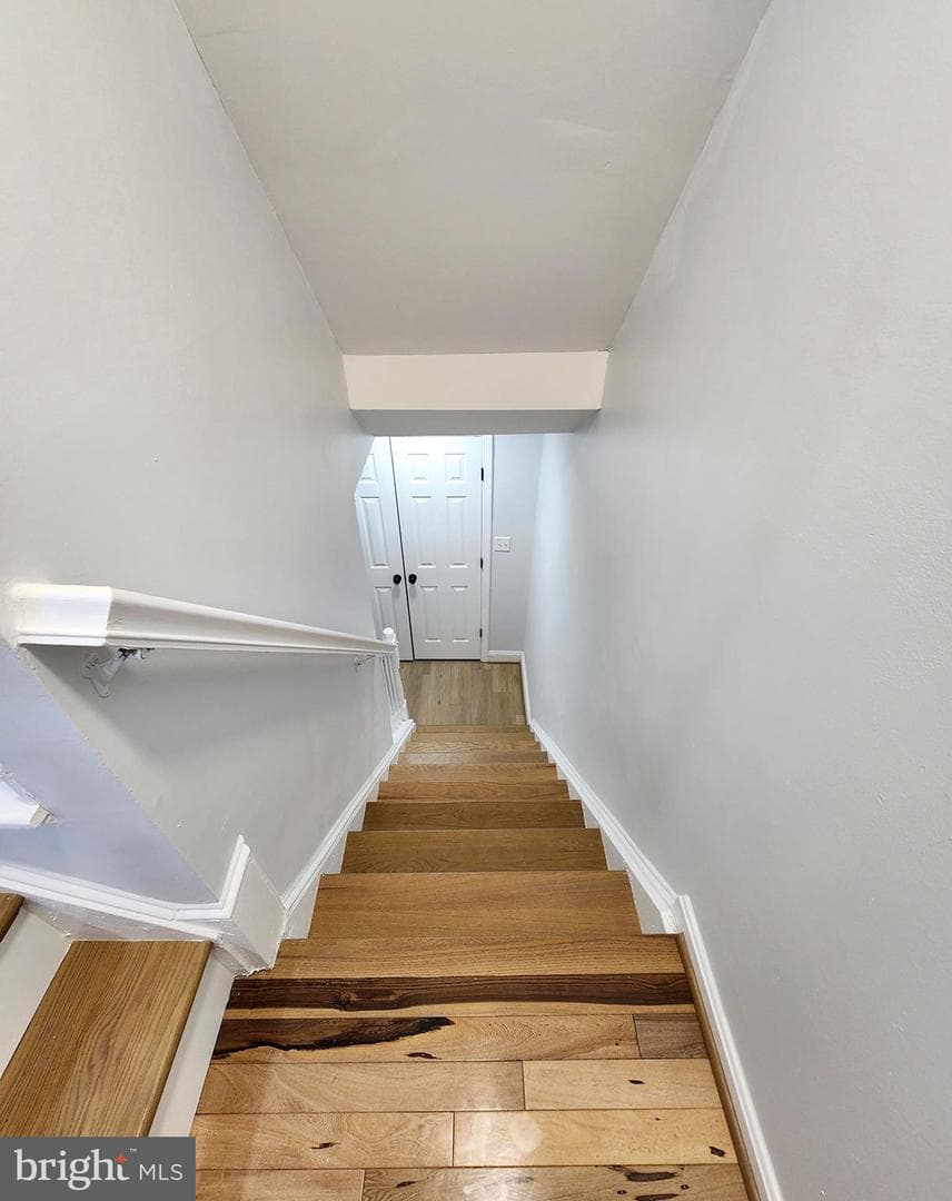 13028 Salford Terrace photo 29