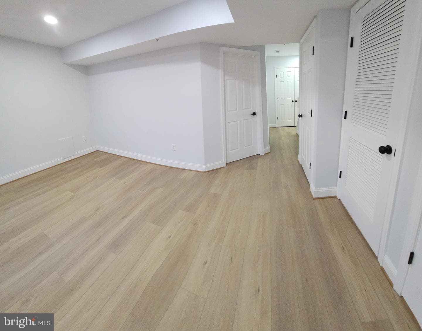 13028 Salford Terrace photo 32