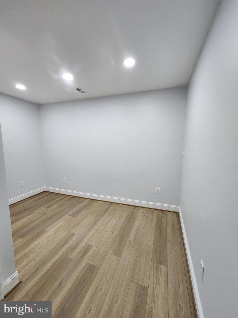 13028 Salford Terrace photo 33