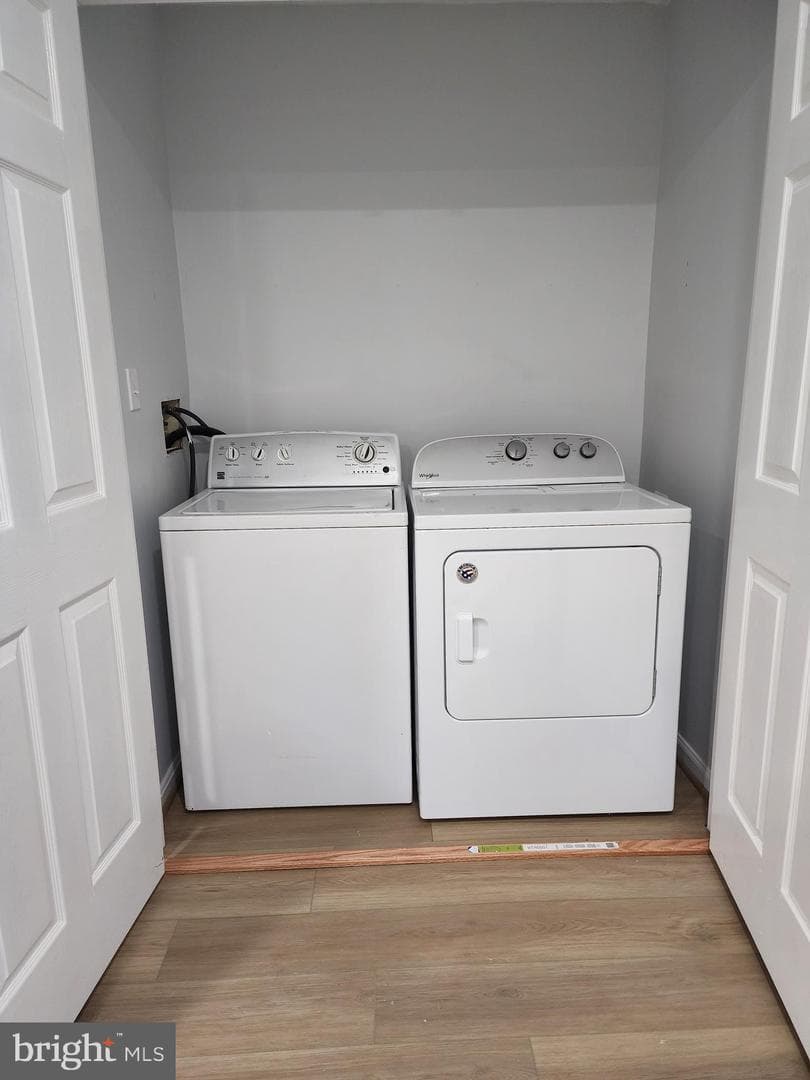 13028 Salford Terrace photo 38