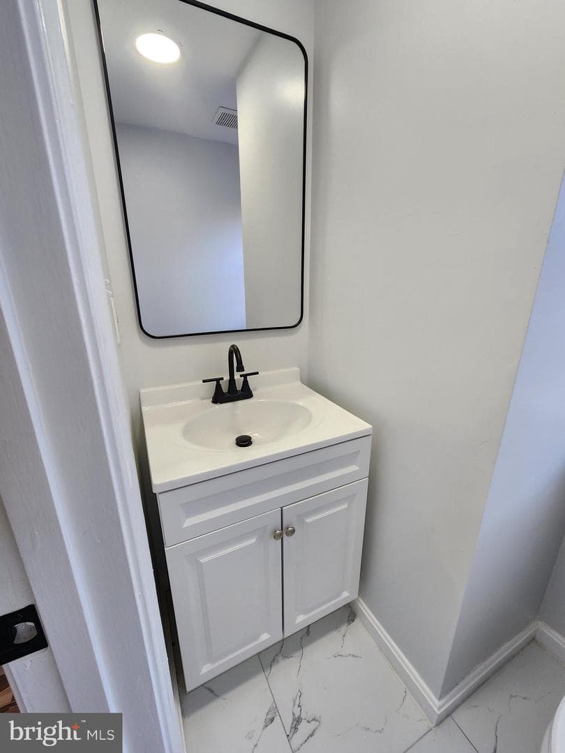 13028 Salford Terrace photo 5