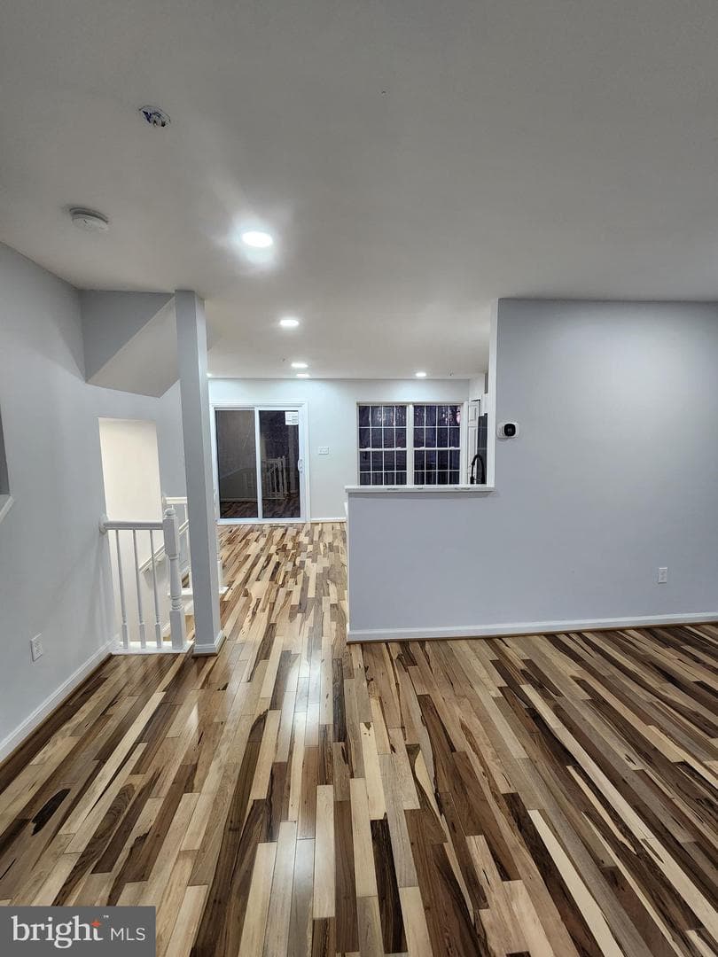 13028 Salford Terrace photo 7