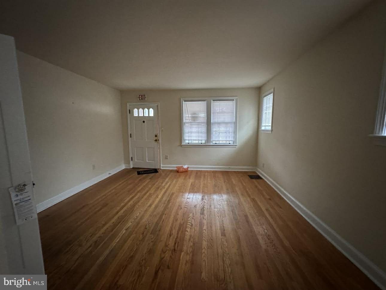 419 Larchmont Avenue photo 6