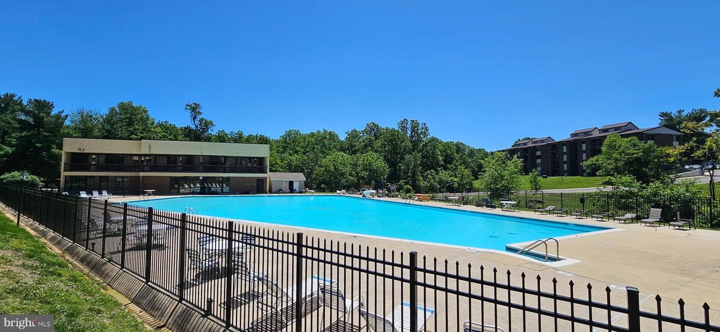 15708 Dorset Road #202 photo 22