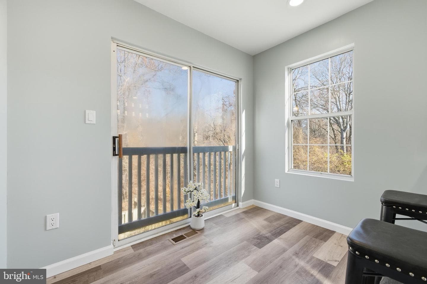 933 Westlake Drive photo 18