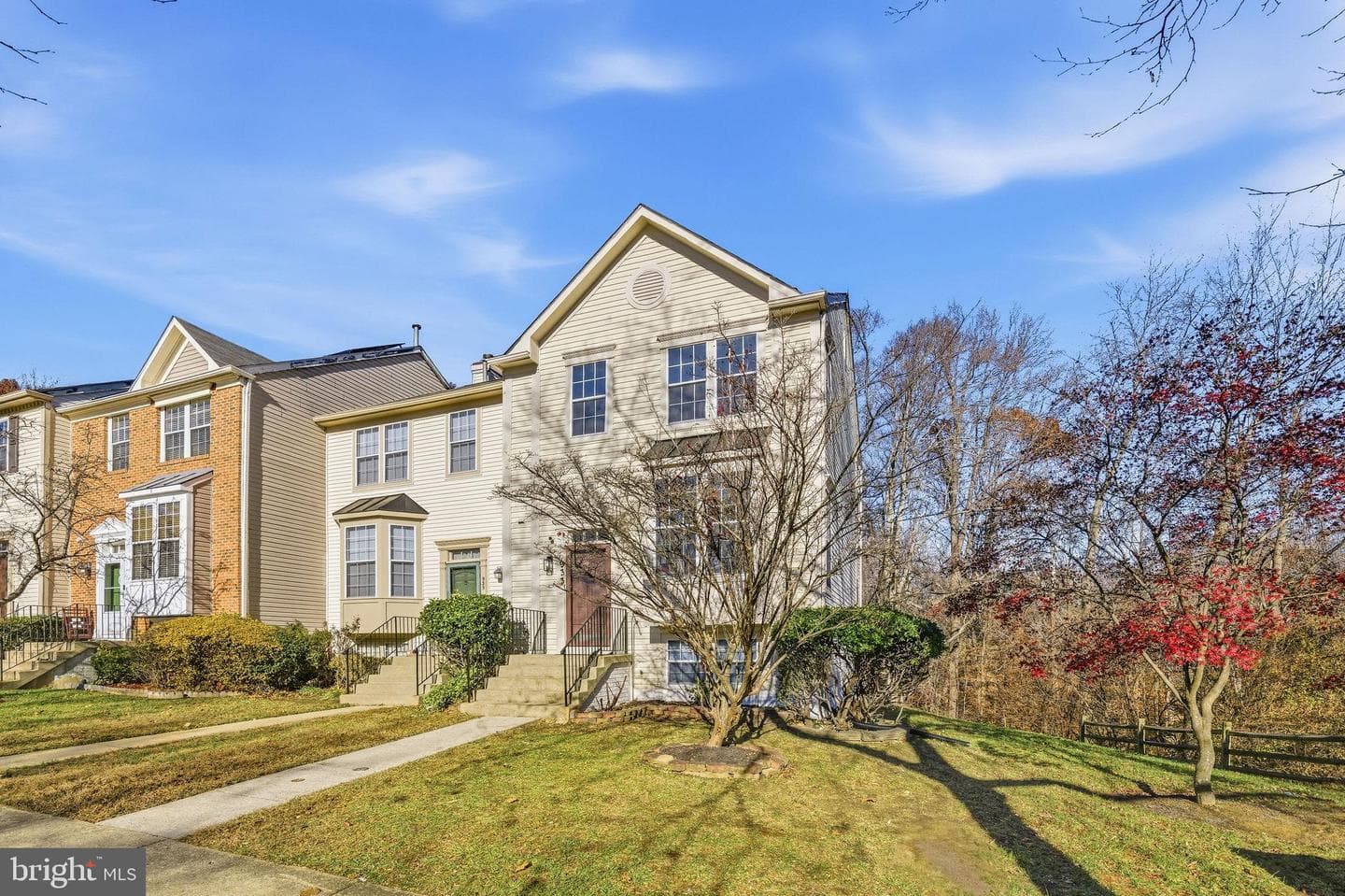 933 Westlake Drive photo 2