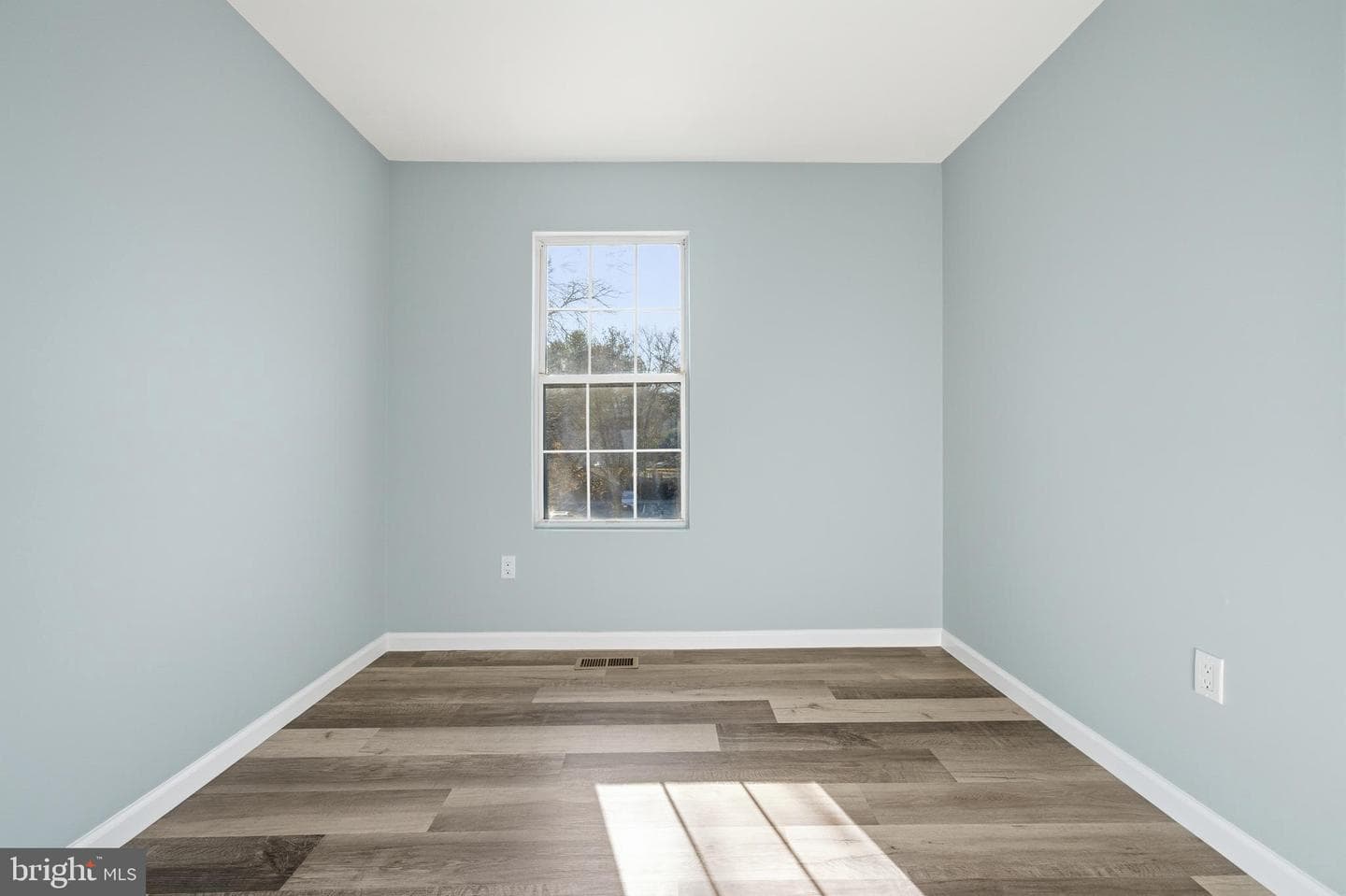 933 Westlake Drive photo 21
