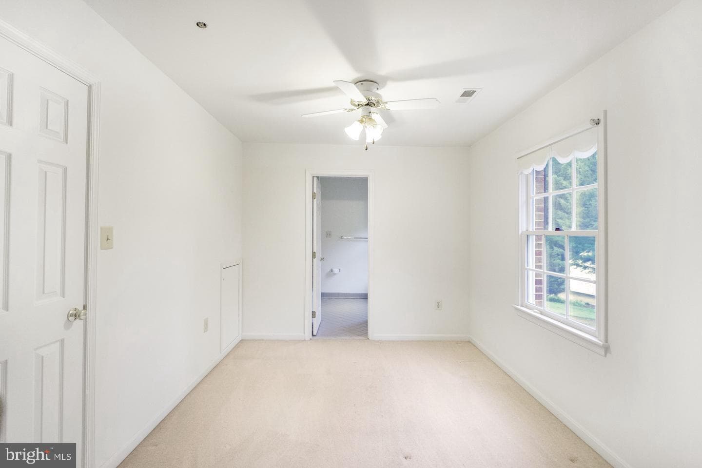 13814 W End Farm Road photo 9