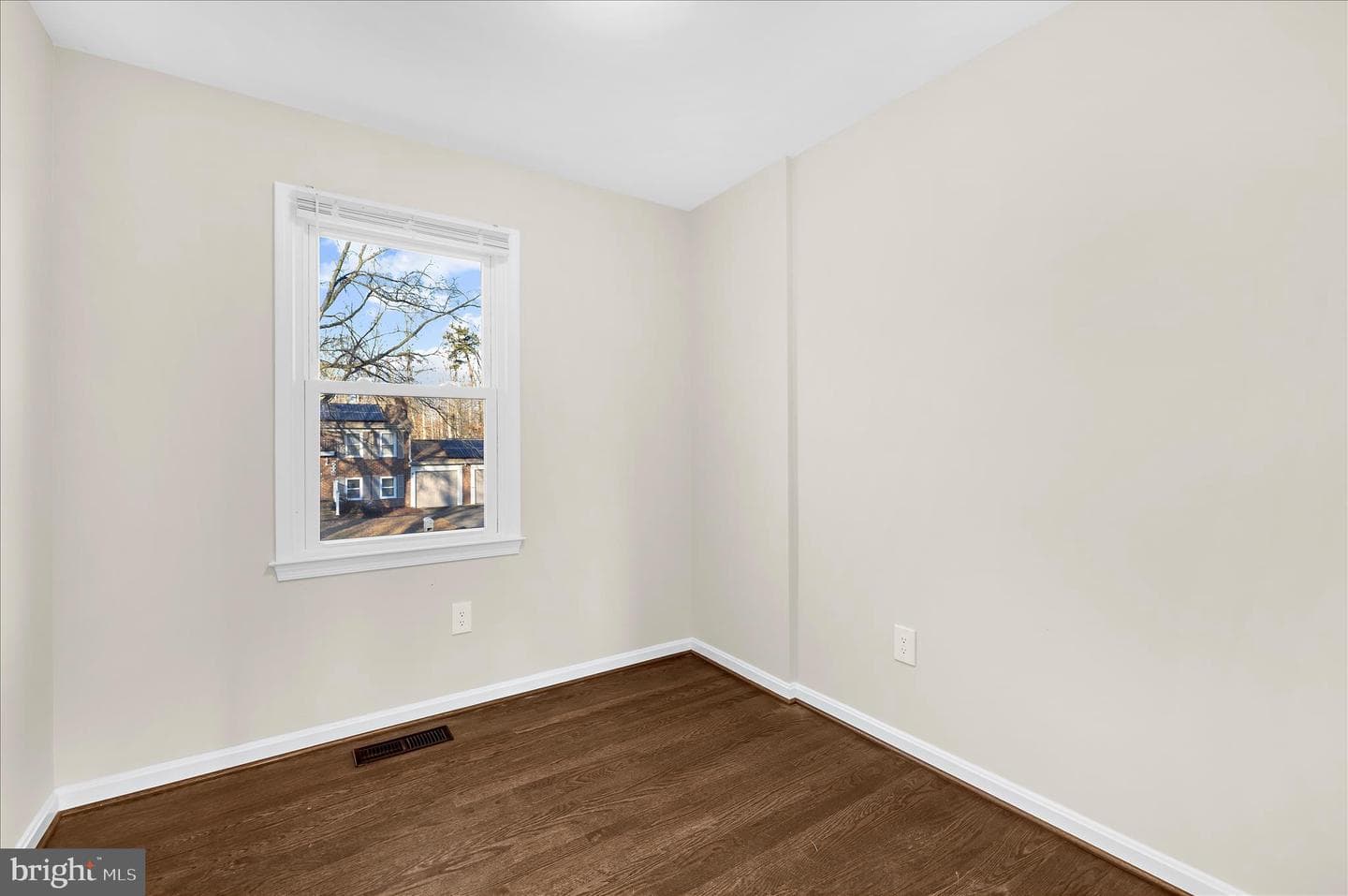 9008 Townsend Lane photo 22