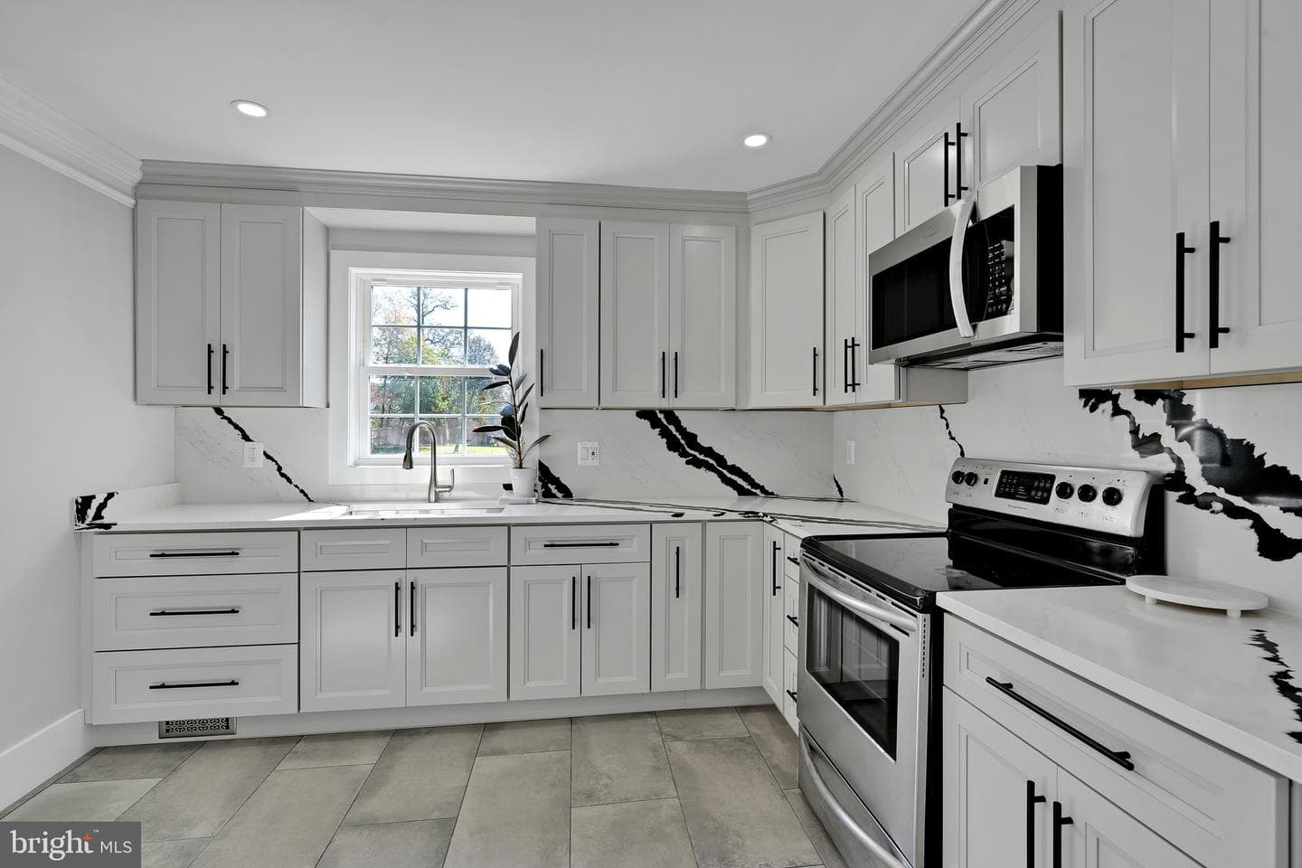 9305 4th Street photo 11