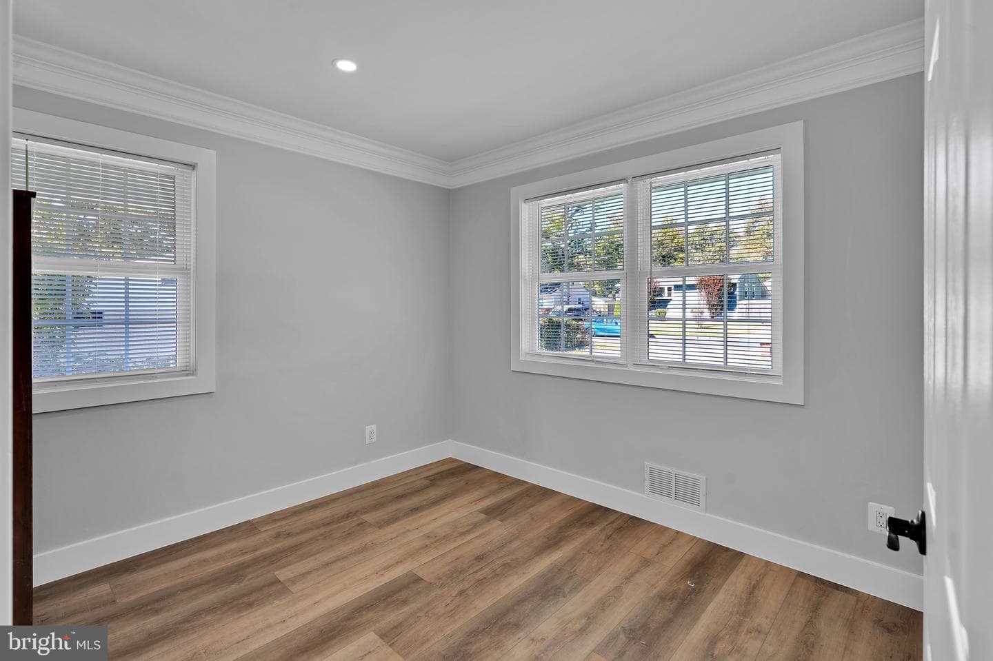 9305 4th Street photo 18
