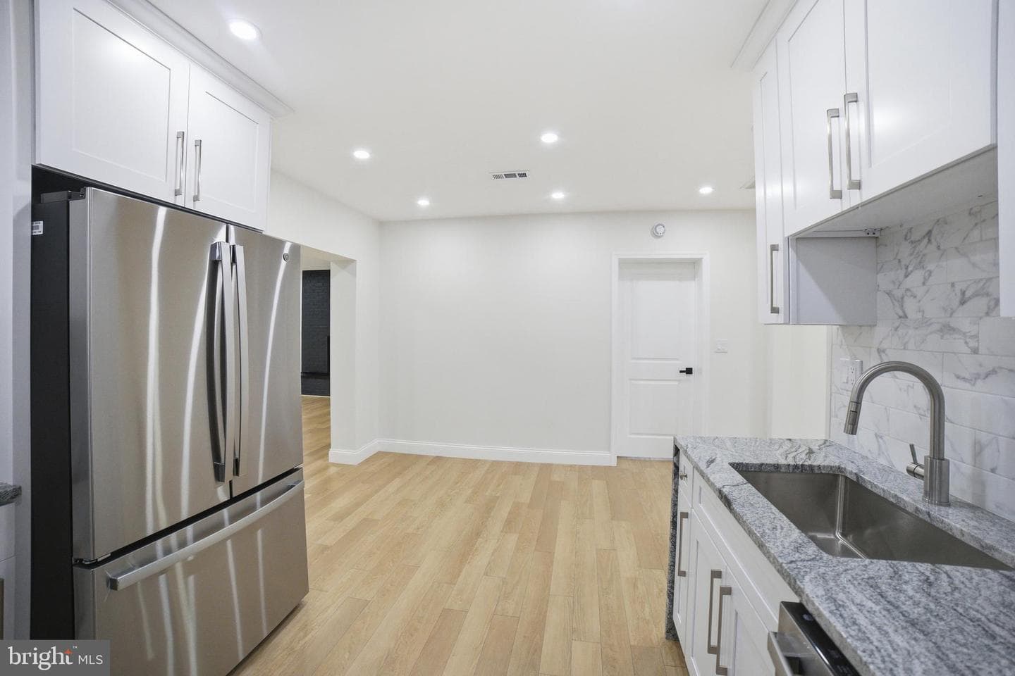12806 Monroe Avenue photo 9