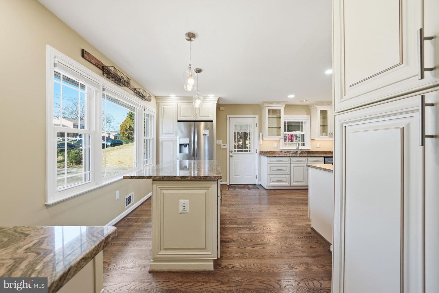 6914 Trowbridge Place photo 8